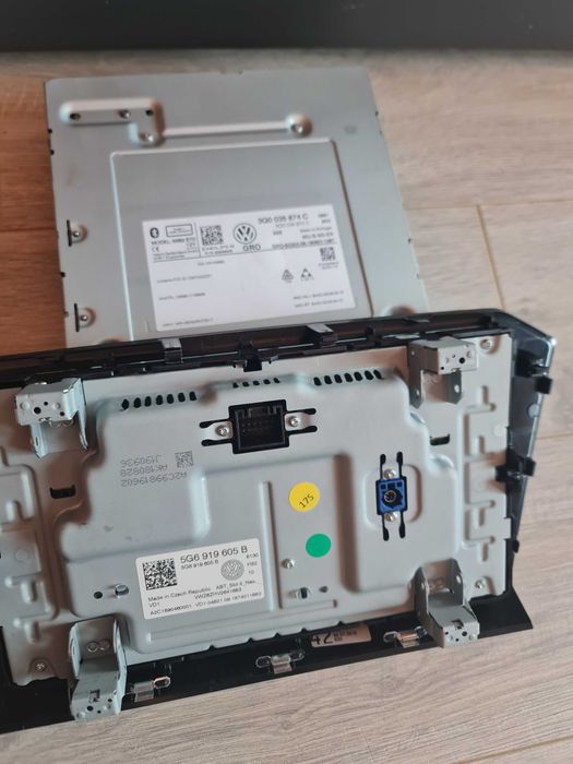 Navigatie Display + unitate media + rama MIB 2 Volkswagen passat b8