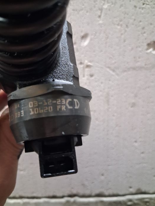 Injectoare  wv passat b5.5 1.9tdi 131cp 038130073 BA CD