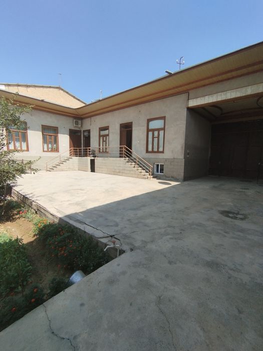 Ховли сотилади зудлик Билан