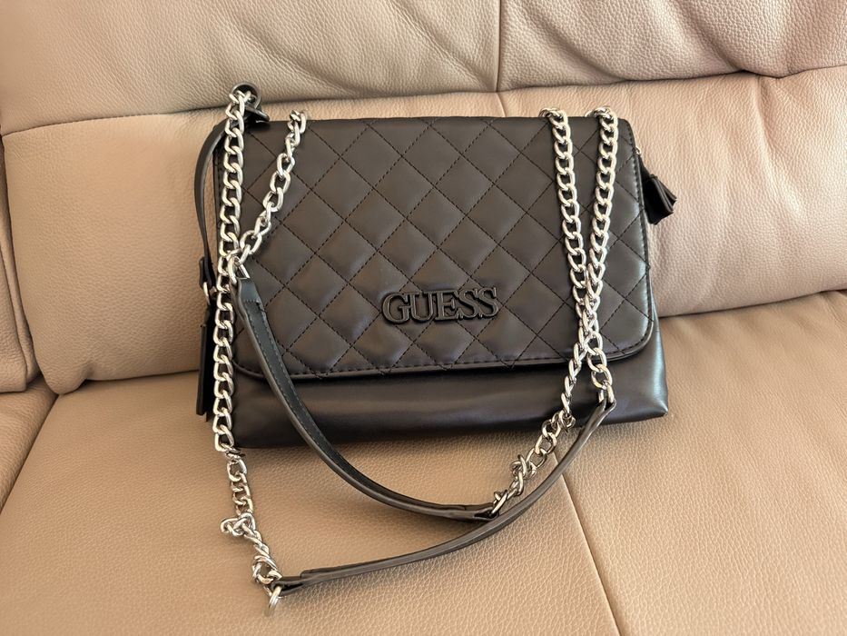 Дамска чанта Guess