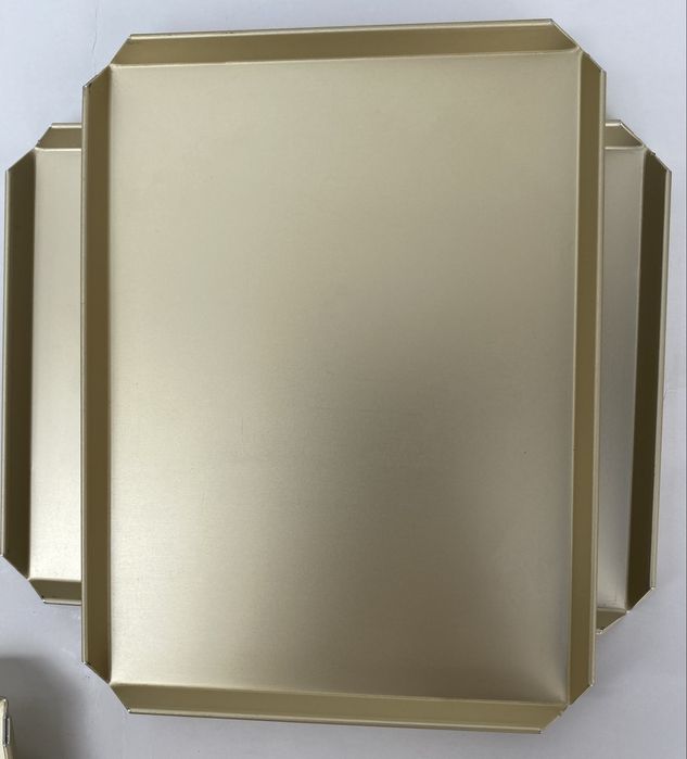 Tavi aurii pentru prezentare produse