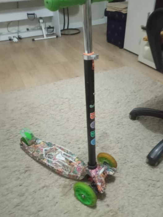 Продам детские самокаты