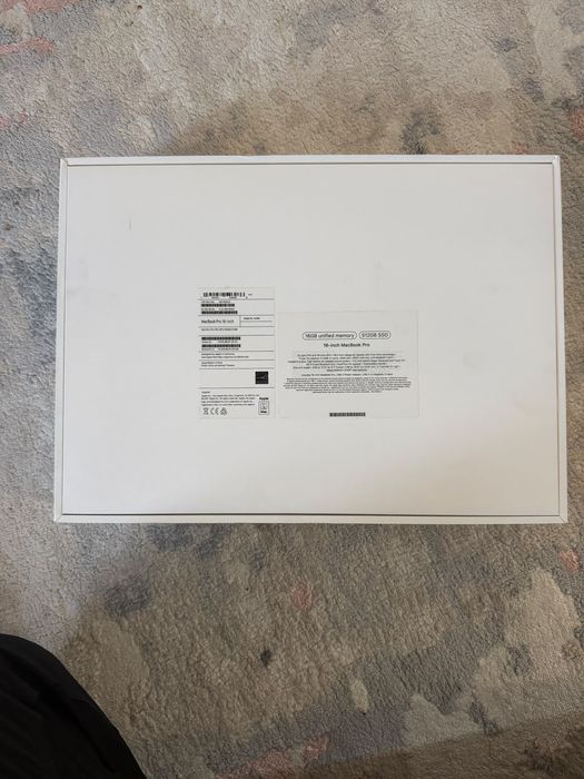 Продам Mac Book Pro 16, новый не пользовались