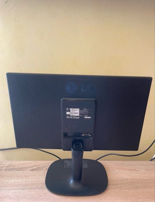 Monitor LG 19M35A - 19" VGA