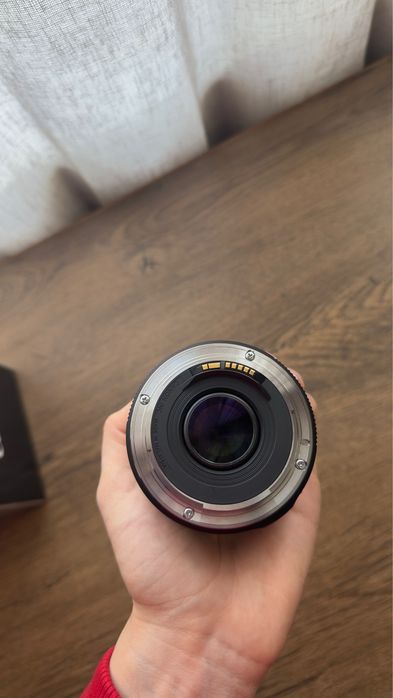 Canon EF 50mm f/1.8 STM