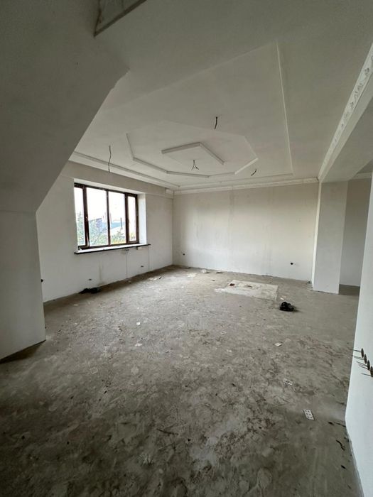 Продам дом, 3 этажа, элитный район