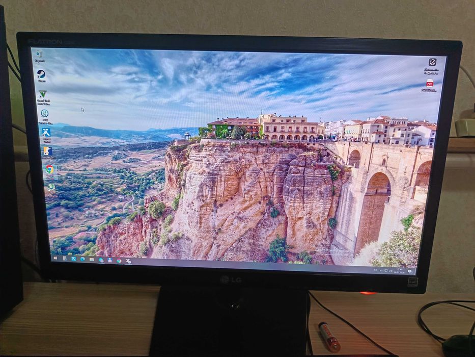 Монитор 22" LG Flatron E2242C Full HD 1920x1080