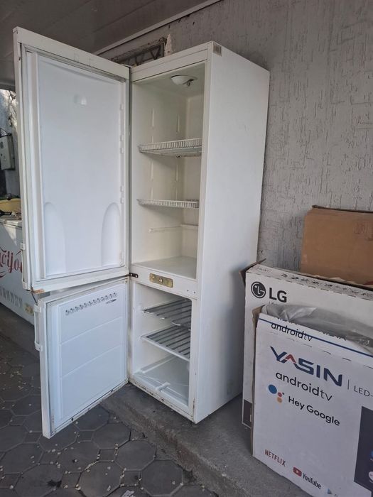 Продам холодильник