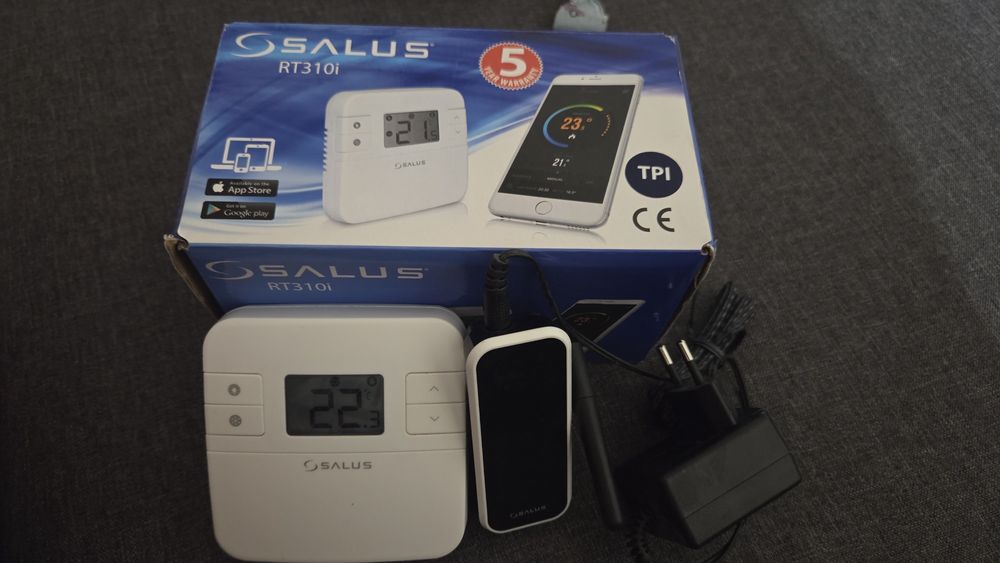 Termostat SALUS RT310i