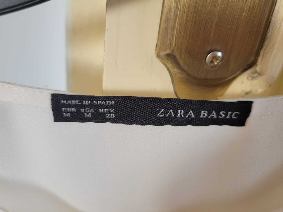 bluza alba de la Zara