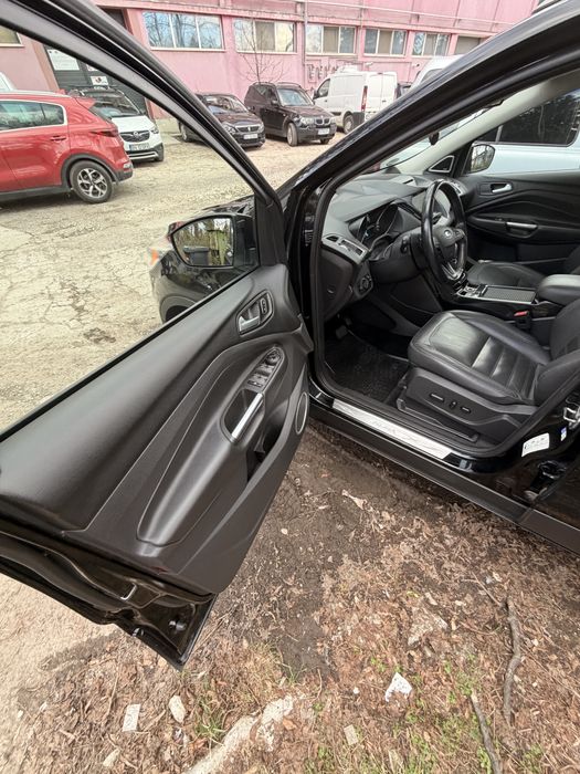 Vand urgent sau schimb Ford Kuga