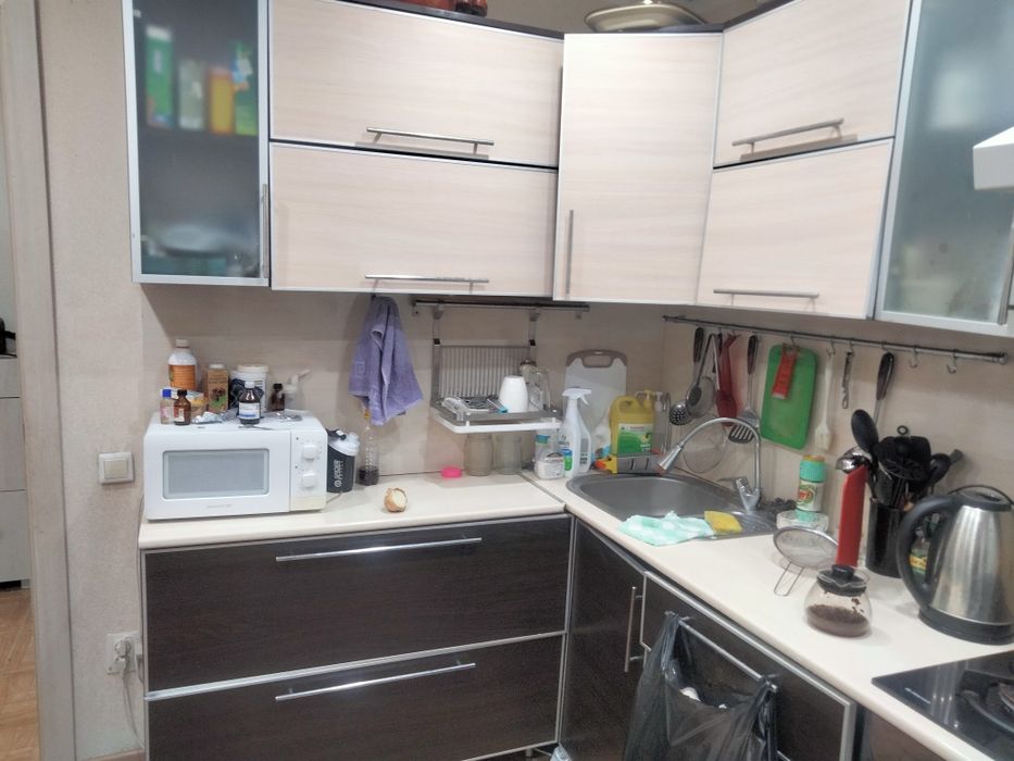 Продам угловую кухню