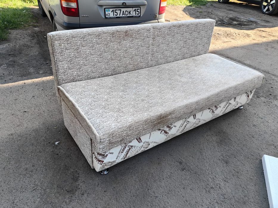 Шкав и диван  Кровати