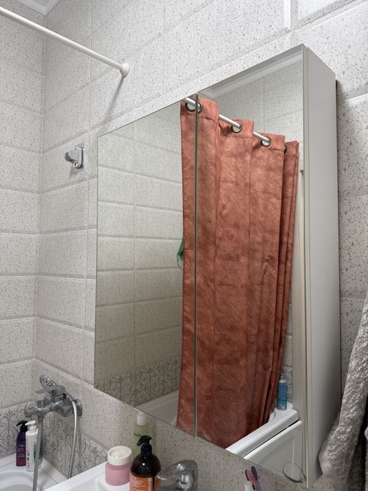 Пенал с зеркалом в ванную