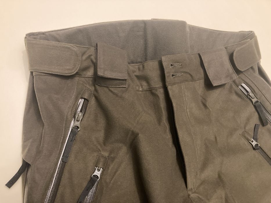 Pantaloni Alaska Superior mărime L, noi nepurtați.