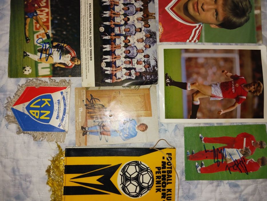 Футболни програми ЛЕВСКИ-ЛИВЪРПУЛ  ,НРБ -ШоТЛАНДИ ,снимки с авто графи