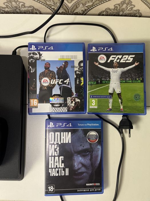Продам PS4 slim