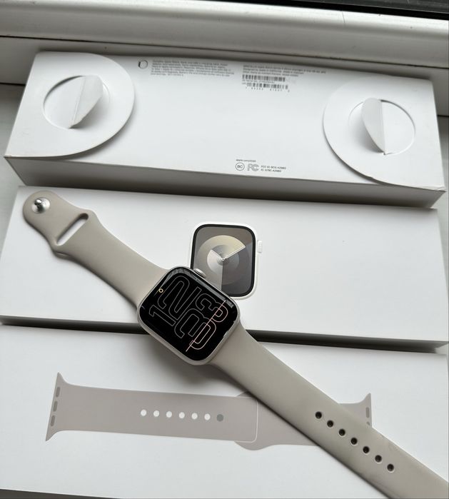 Apple iWatch 9 Starlight 45mm