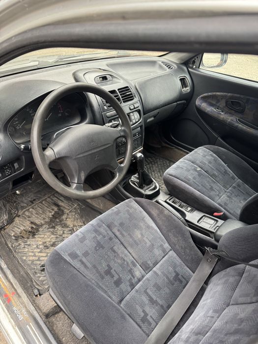 Mitsubishi Carisma 1997 Митсубиси