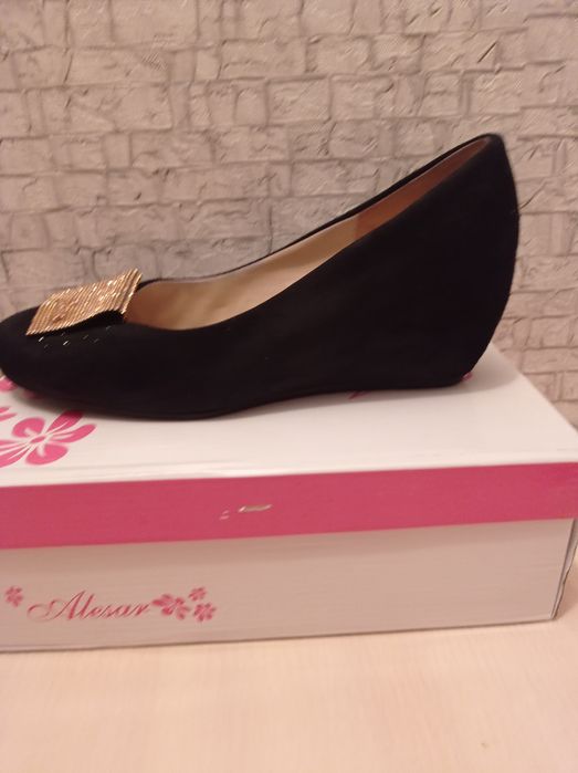 Продам   туфли  .