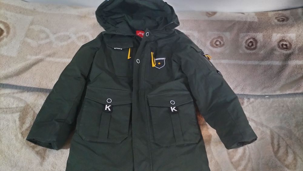 Продам детскую куртку