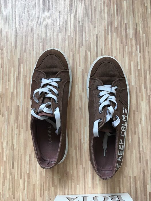 продам кеды в отличном состояний