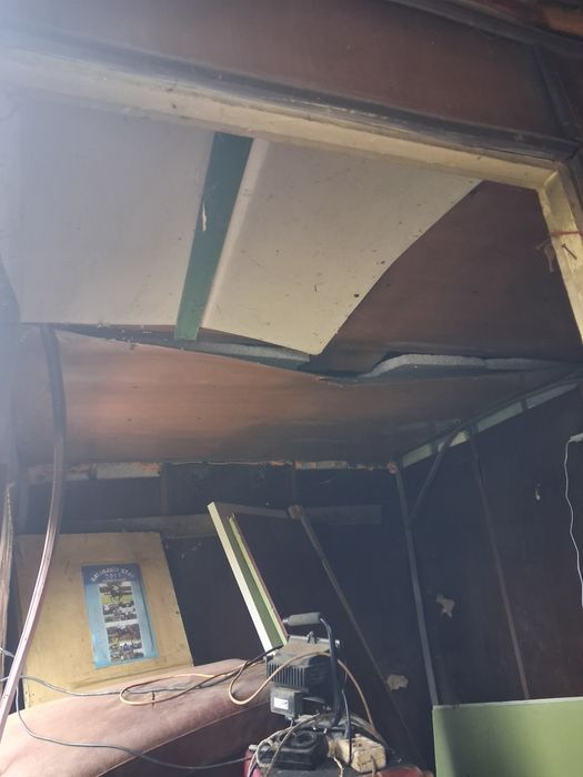 Продавам форгон с две стай