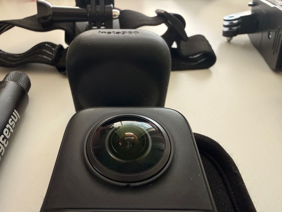 Insta360 x3 пълен пакет с аксесоари