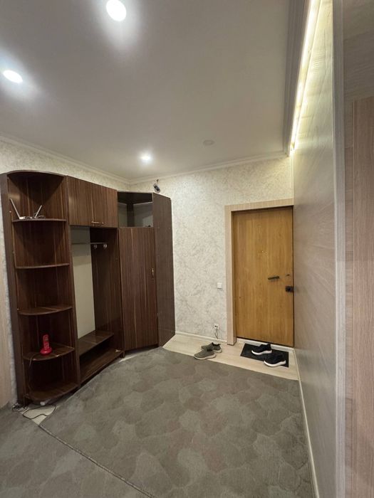 6-мкр.да жойлашган 2 хонали квартира ижарага берилади