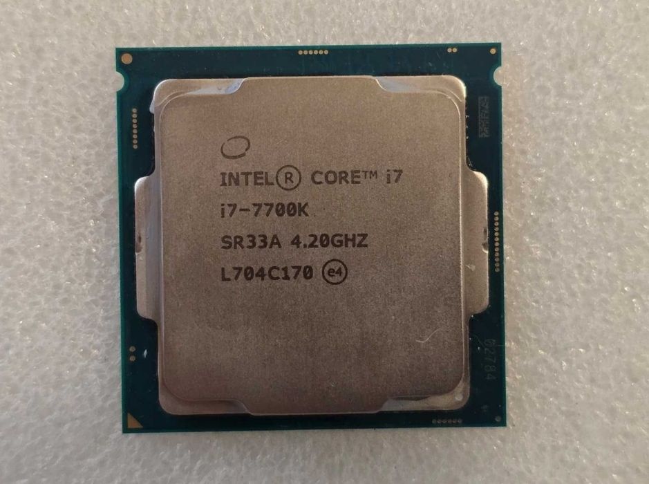 i7 7700k cu delid si metal lichid la interior