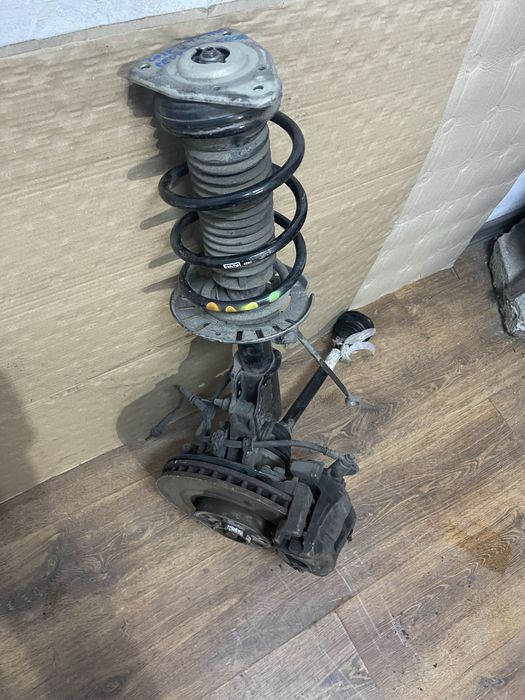 Fuzeta dreapta fata Peugeot 5008 II 1.5 Hdi an 2017-2024 completa