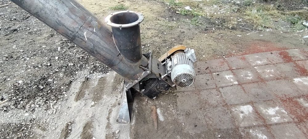 Продам шнек для подачи зерна и цемента