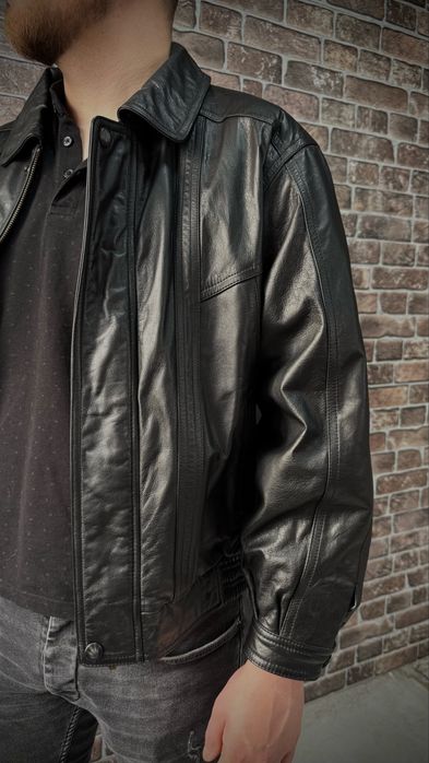 Винтажная кожаная куртка-бомбер