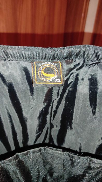 Продавам нов Работен полугащеризон размер 3XL. 35лв.


По договаряне