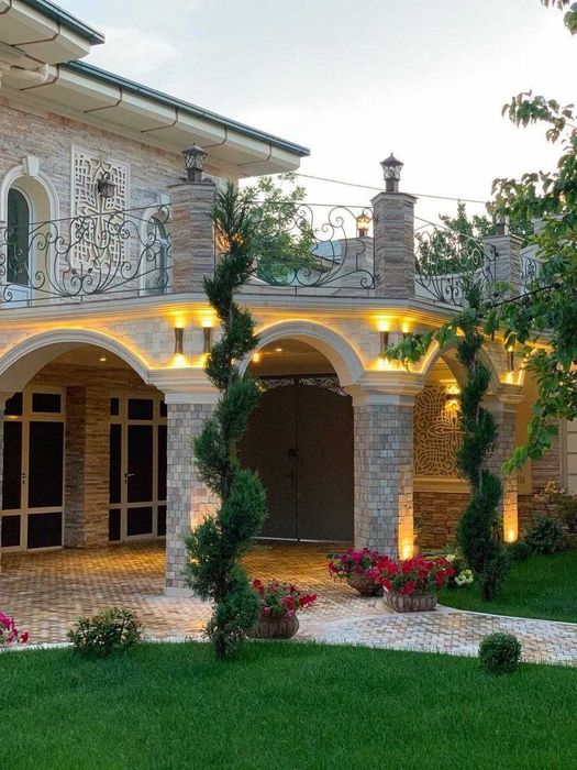 Яшнабад продается дом махалля Байкурган Соток9 Фасад35м  Ор Жигули Бар