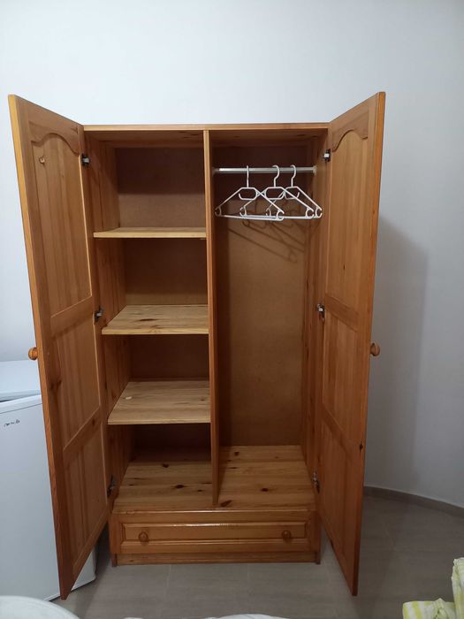 Гардероби масивни