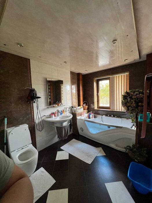 Продается стильная квартира-студия в центре города на Азиз базаре!