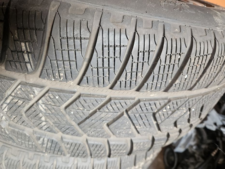 Лети джанти с чисто нови зимни гуми  235 55 19 за Audi q5