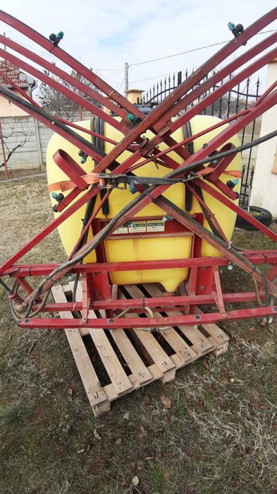 Mig inprastiat azot .Masina de ierbicidat Hardi 600 l