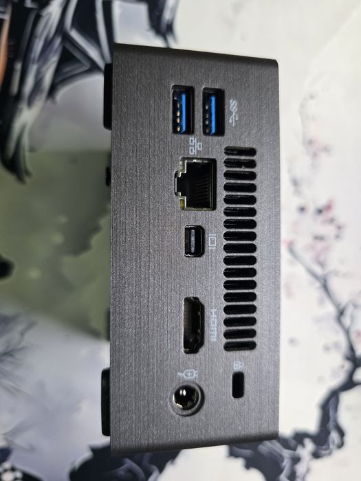 Мини ПК Gigabyte Brix i3 7100u/4gb/256gb