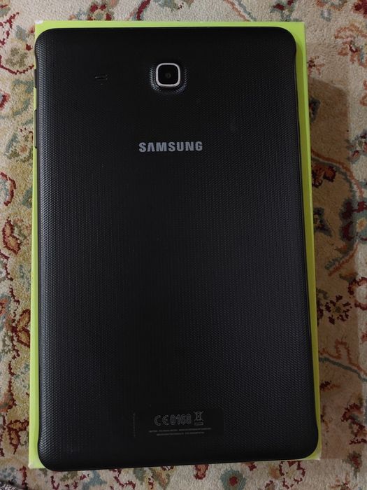 SAMSUNG Galaxy Tab E
