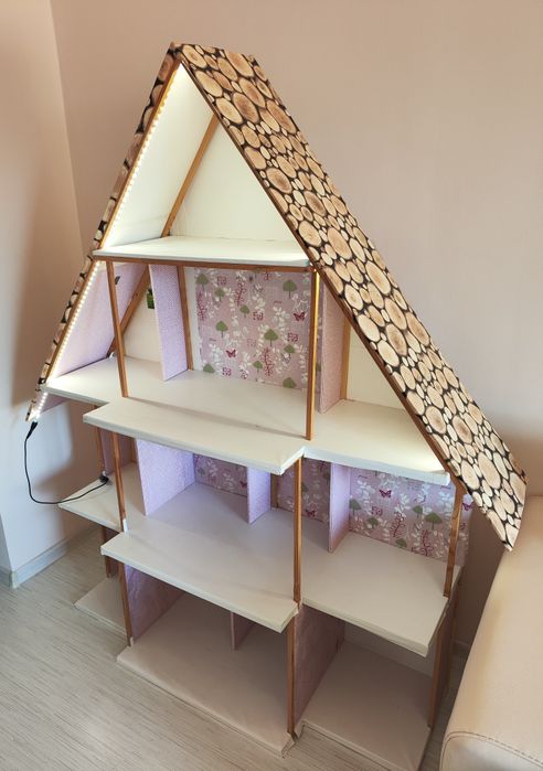 Голяма къща за кукли