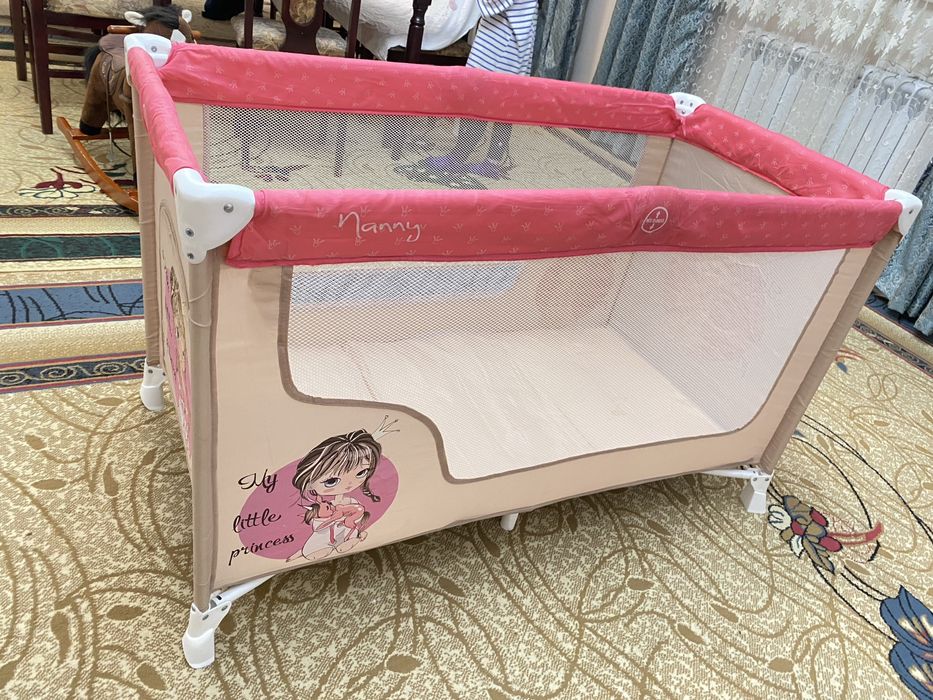 Детский манеж для малышей