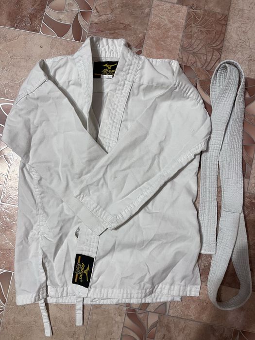 Продам кимоно, футы, перчатки