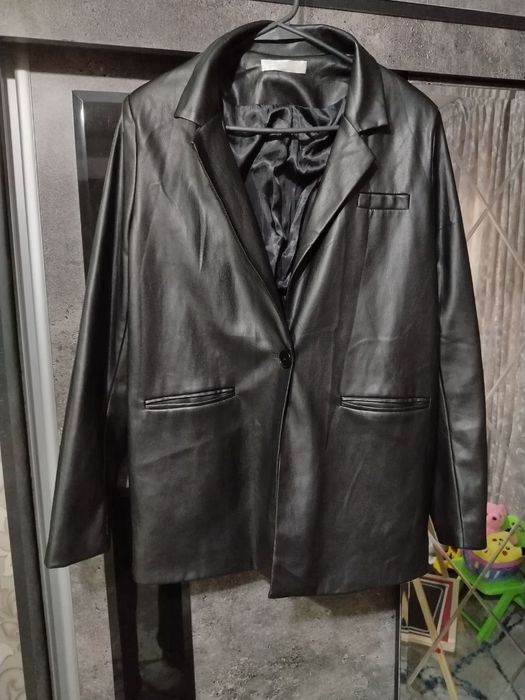 Продам кож.зам. пиджак в идеальном состоянии