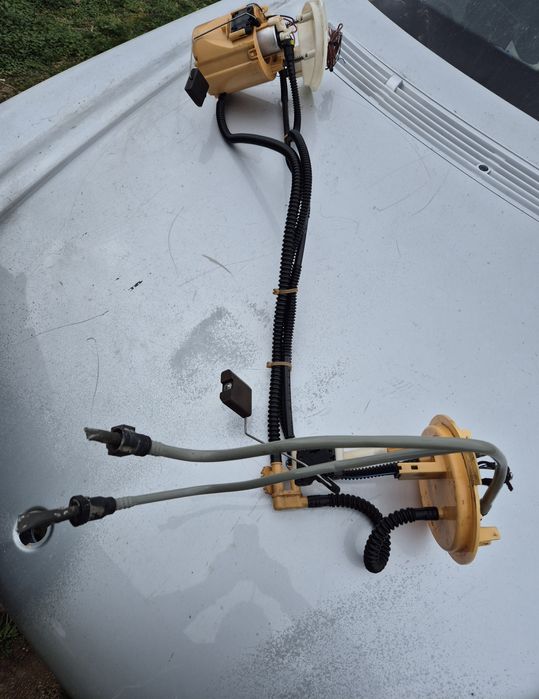 Подкачваща помпа, сонда резервоар ,нивомери ,мерцедес w212 350 CDI 201