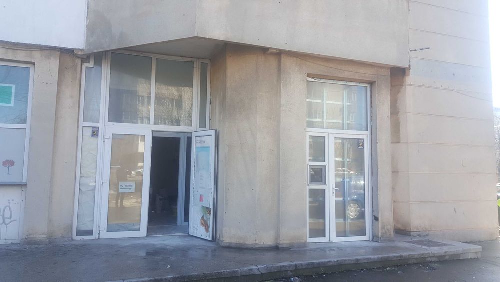 Inchiriez spatiu comercial km 45 piciorul podului, Bdul Aurel Vlaicu 3