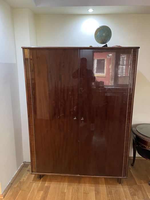 Pat Masa Comoda Vitrina