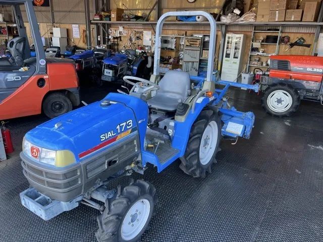 Iseki Sial173, 17 CP, 4x4 dotat cu freza Tractor japonez Iseki SIAL173, 17 CP, 4x4 dotat cu freza