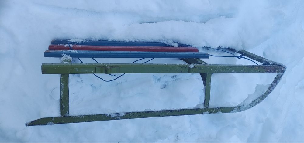 Санки со столиком СССР детские. Самосвал.Теплые шапки и тапочки.